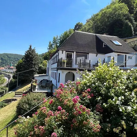 Saechsische-schweiz-ferienhaus-wohnung-2-mit-hervorragendem-panoramablick-ueber-das-elbtal Apartamento